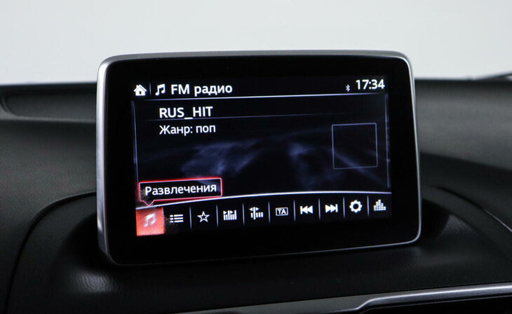 Mazda 3 - Фото 10