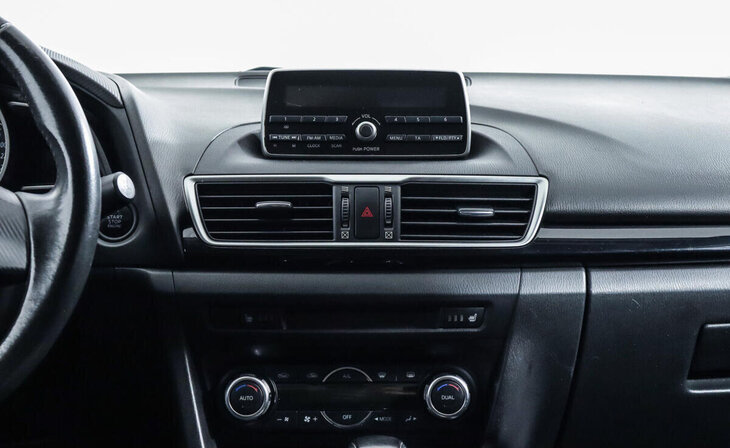 Mazda 3 - Фото 9