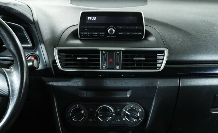 Mazda 3 - Фото 10