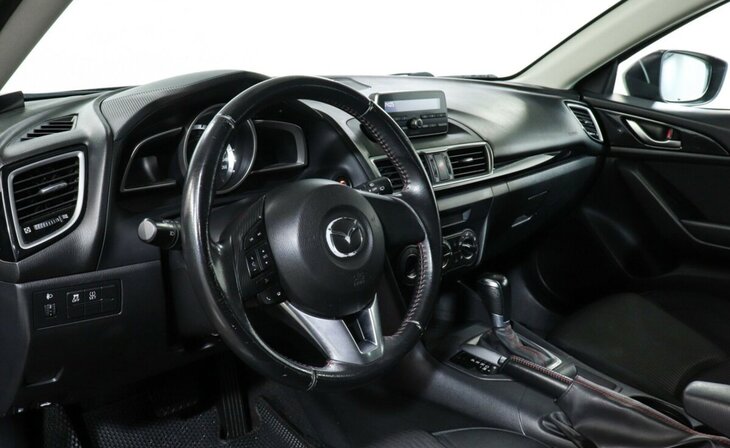 Mazda 3 - Фото 8