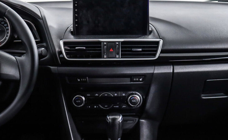 Mazda 3 - Фото 10