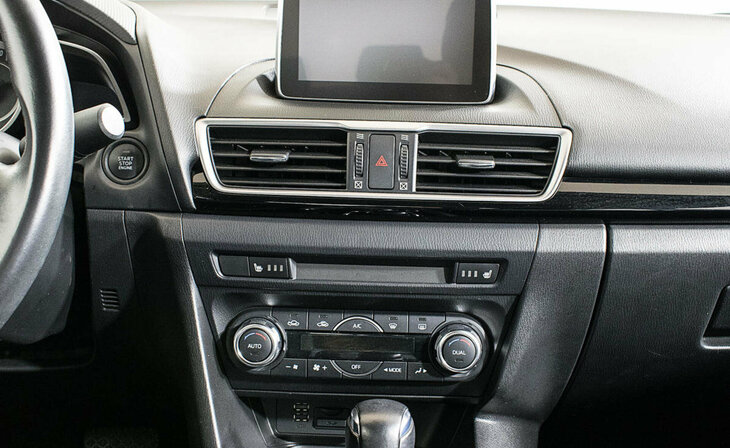 Mazda 3 - Фото 11