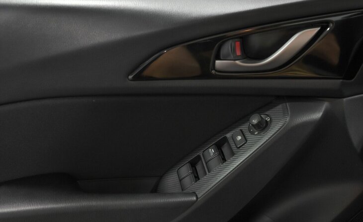 Mazda 3 - Фото 10