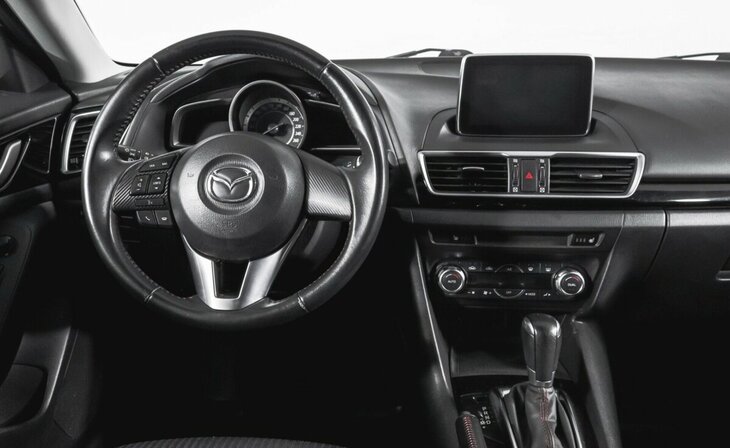 Mazda 3 - Фото 10