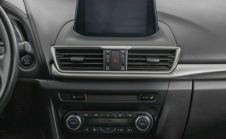 Mazda 3 - Фото 10