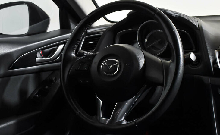 Mazda 3 - Фото 10