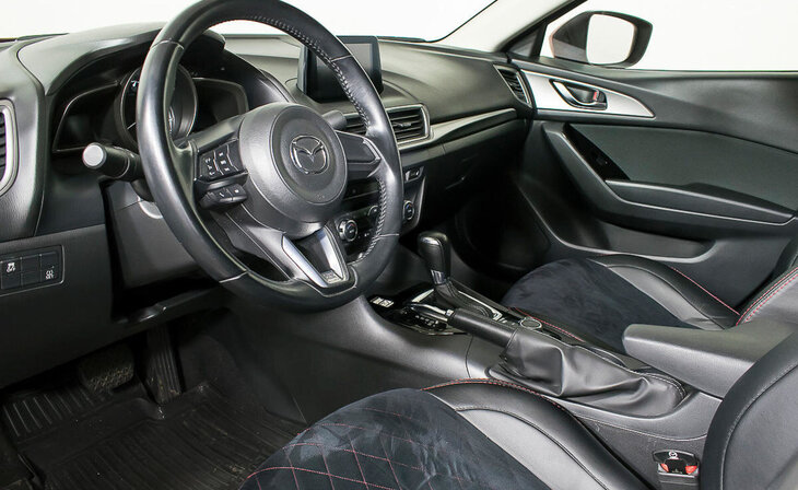 Mazda 3 - Фото 10