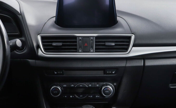 Mazda 3 - Фото 9