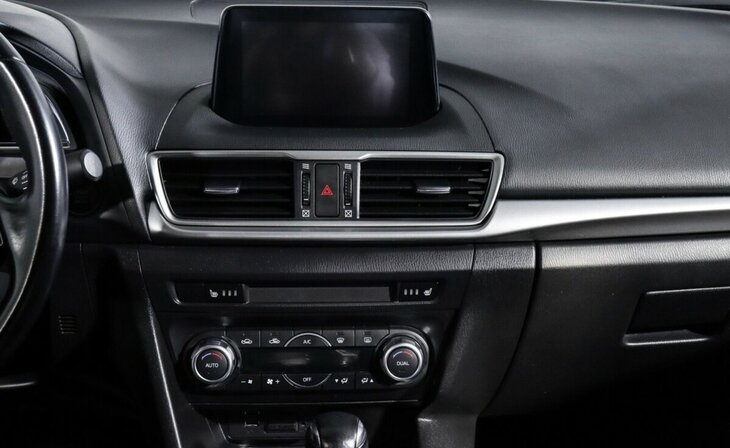 Mazda 3 - Фото 10