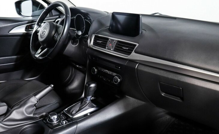 Mazda 3 - Фото 7