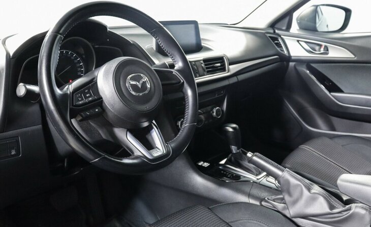 Mazda 3 - Фото 8