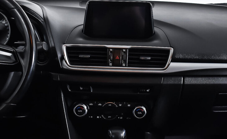 Mazda 3 - Фото 10