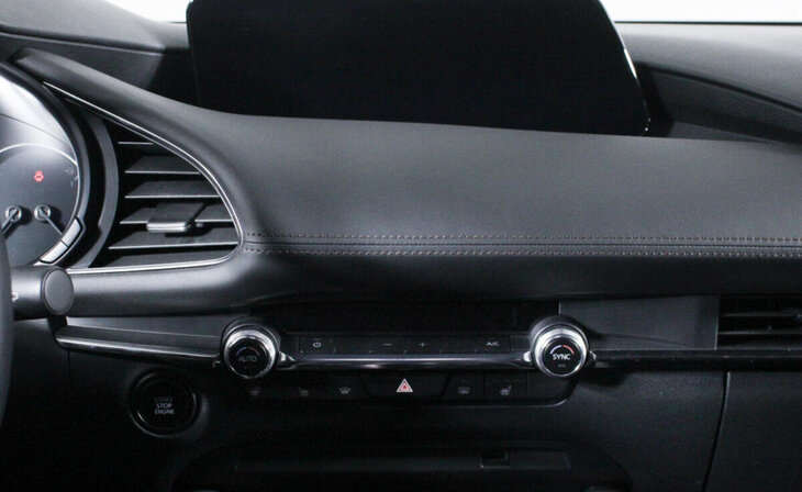 Mazda 3 - Фото 8