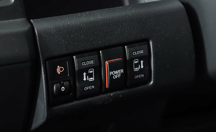 Mazda 5 - Фото 14