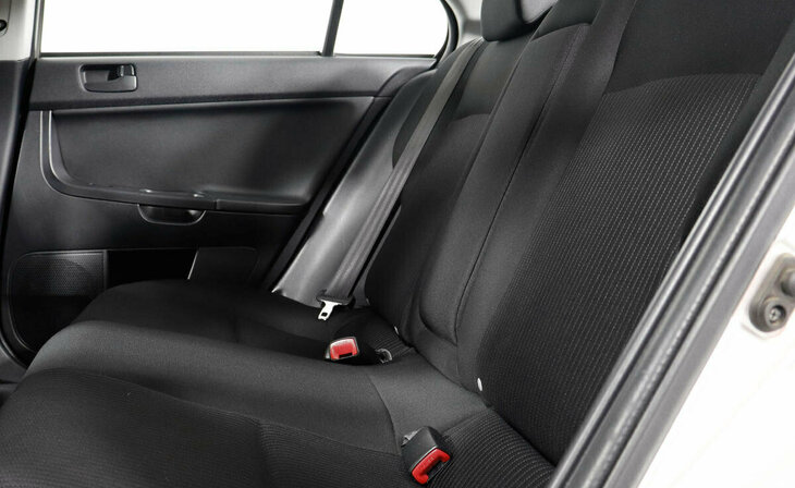 Mitsubishi Lancer - Фото 9