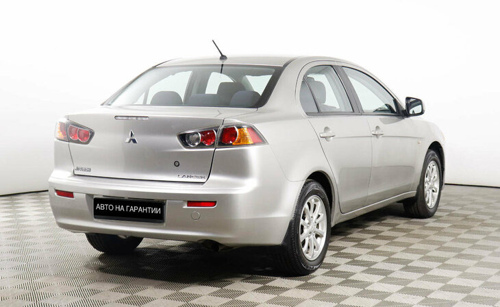 Mitsubishi Lancer - Фото 2