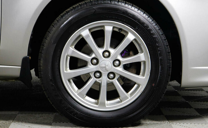 Mitsubishi Lancer - Фото 4