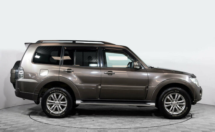 Mitsubishi Pajero - Фото 2