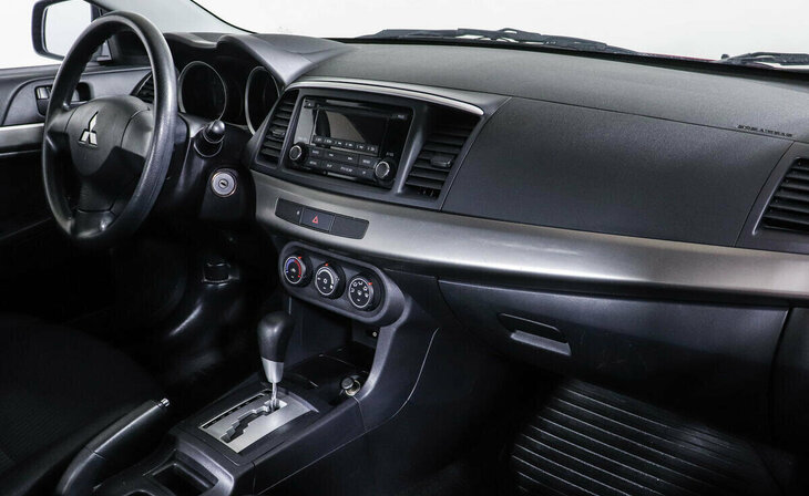 Mitsubishi Lancer - Фото 4