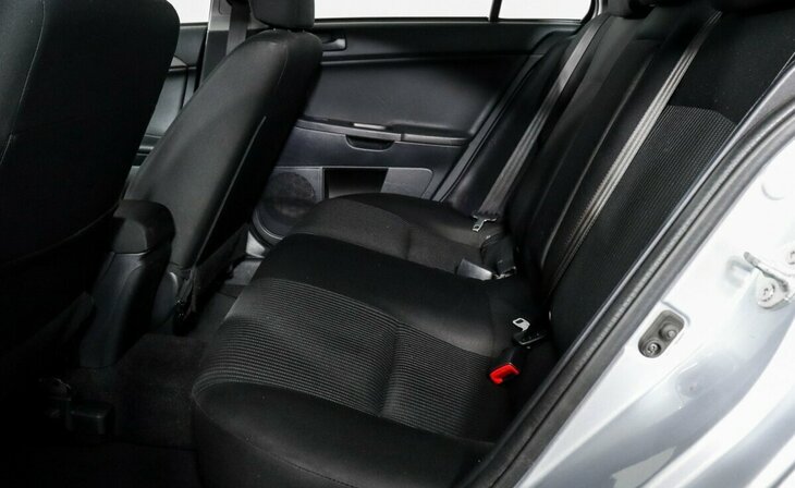 Mitsubishi Lancer - Фото 10