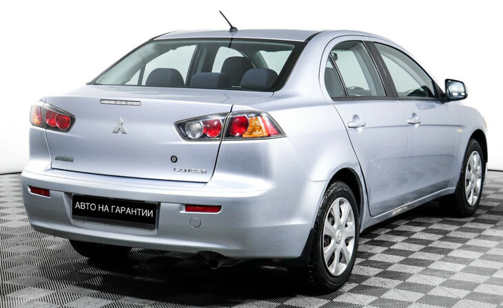 Mitsubishi Lancer - Фото 2
