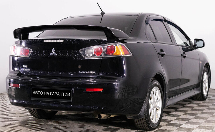 Mitsubishi Lancer - Фото 2