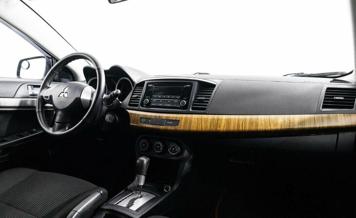 Mitsubishi Lancer - Фото 4