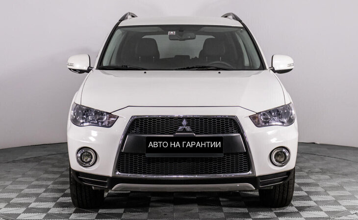 Mitsubishi Outlander - Фото 1