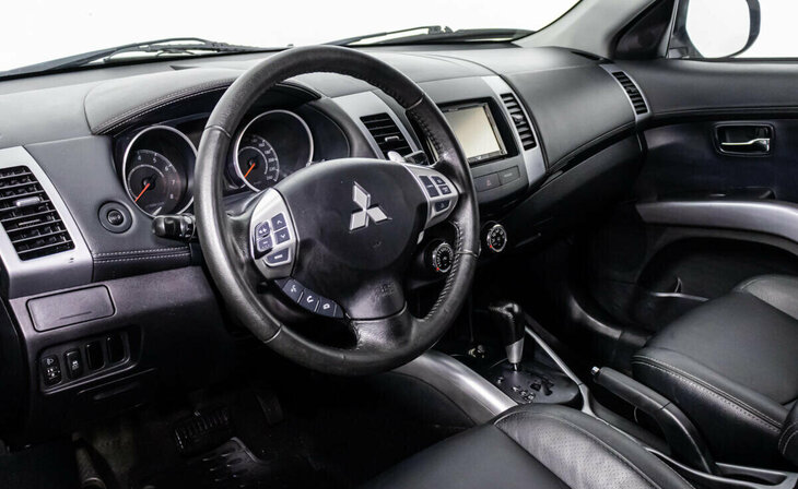 Mitsubishi Outlander - Фото 6