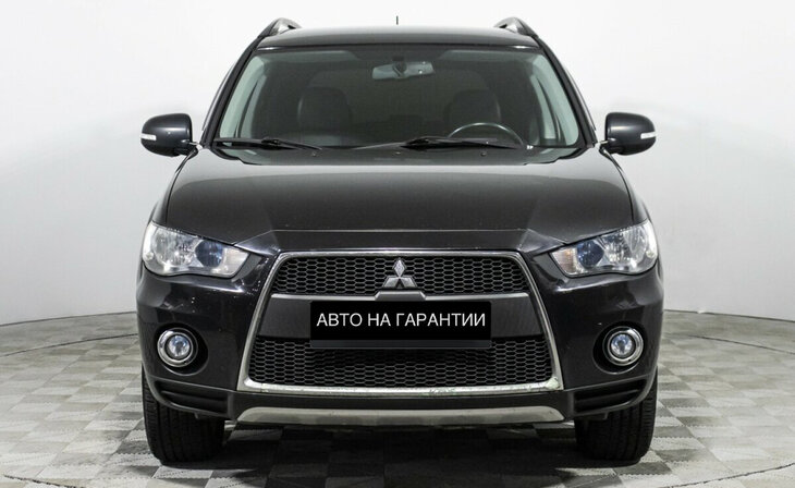 Mitsubishi Outlander - Фото 1