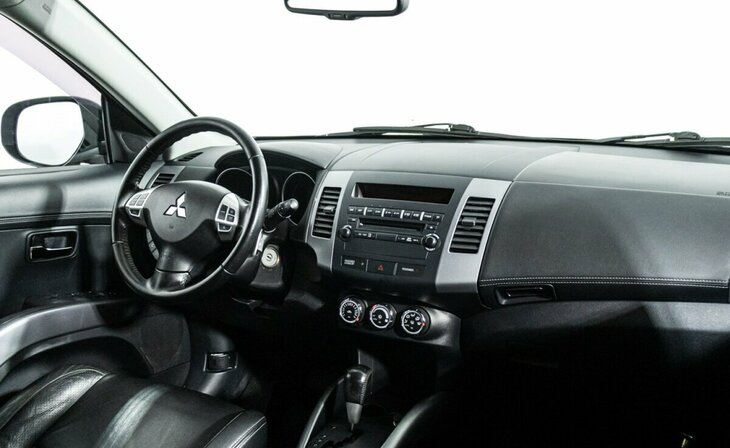 Mitsubishi Outlander - Фото 4