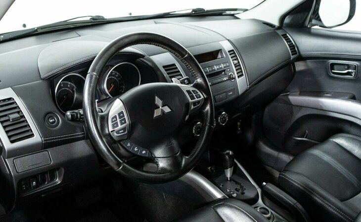 Mitsubishi Outlander - Фото 5