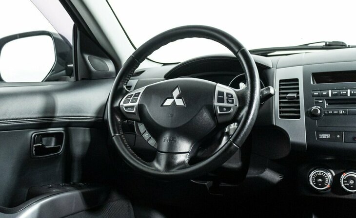 Mitsubishi Outlander - Фото 7