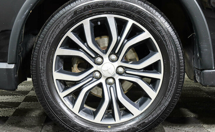 Mitsubishi Outlander - Фото 6