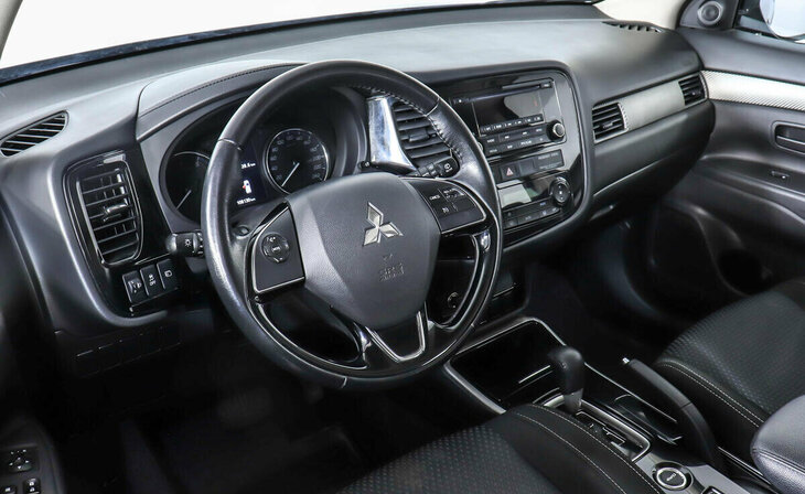 Mitsubishi Outlander - Фото 5