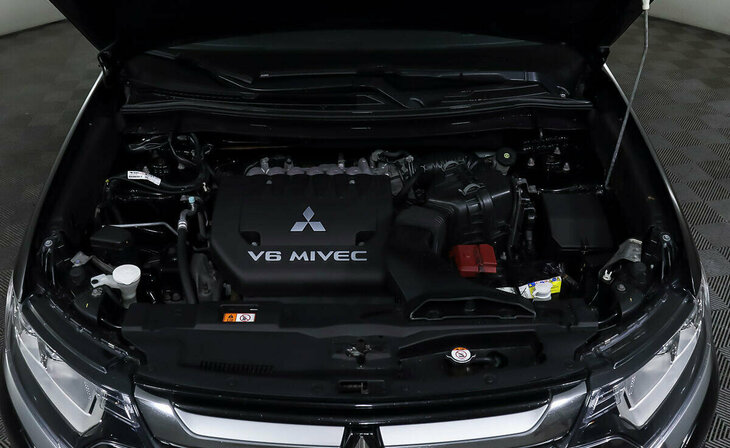 Mitsubishi Outlander - Фото 6