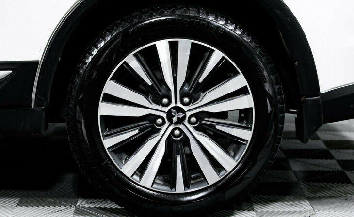 Mitsubishi Outlander - Фото 6