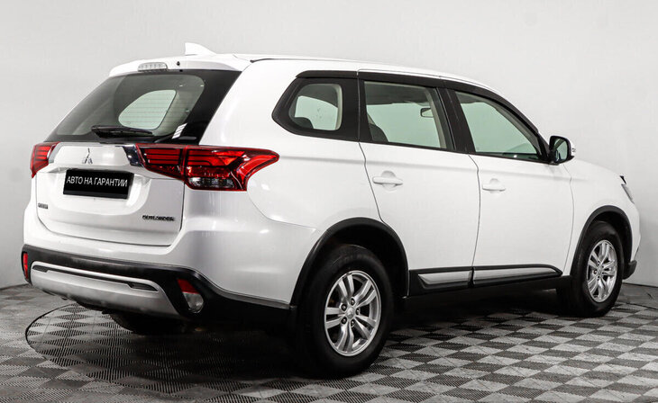 Mitsubishi Outlander - Фото 2