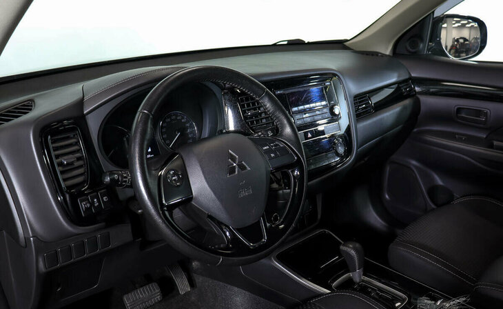 Mitsubishi Outlander - Фото 6