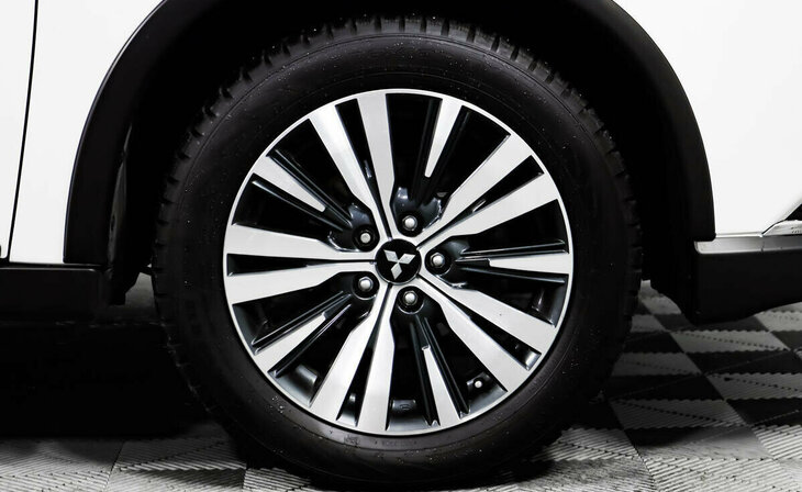 Mitsubishi Outlander - Фото 4