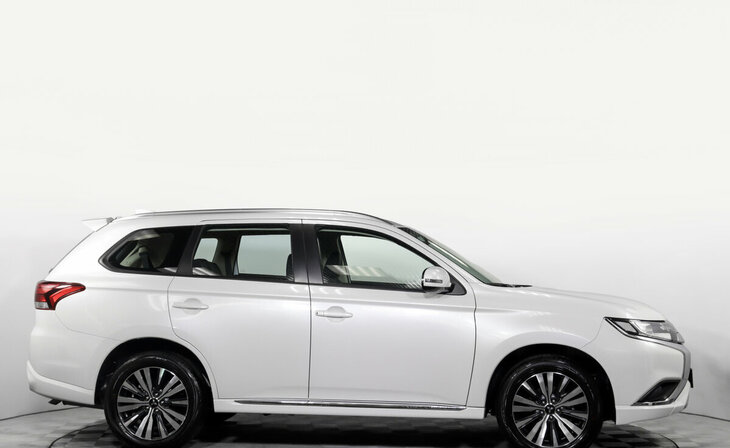 Mitsubishi Outlander - Фото 3