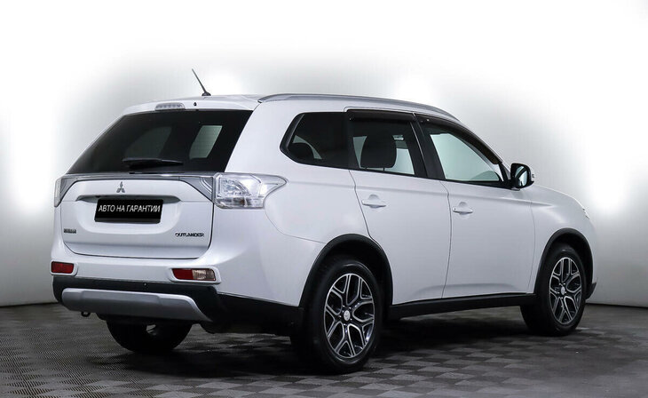 Mitsubishi Outlander - Фото 2