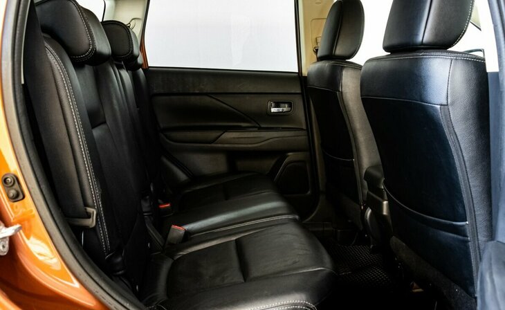 Mitsubishi Outlander - Фото 12