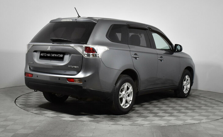 Mitsubishi Outlander - Фото 2