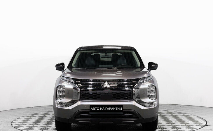 Mitsubishi Outlander - Фото 1