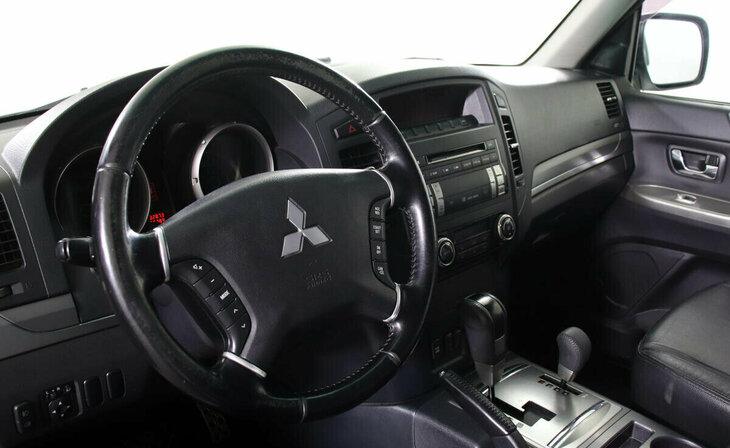 Mitsubishi Pajero - Фото 6