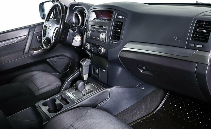 Mitsubishi Pajero - Фото 8