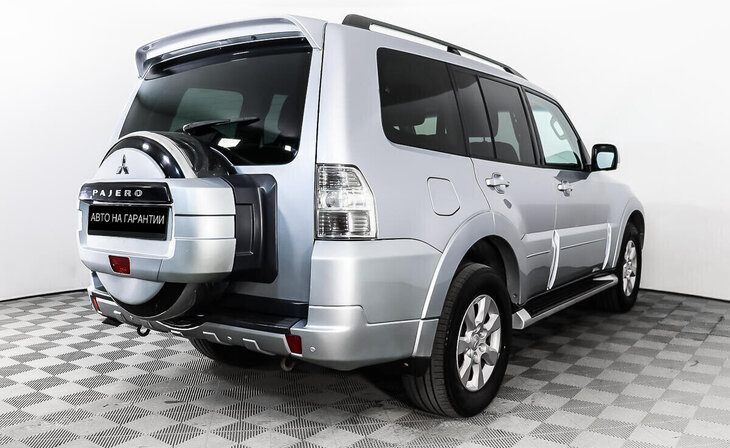 Mitsubishi Pajero - Фото 2