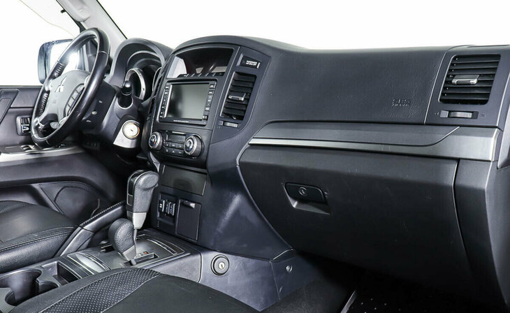 Mitsubishi Pajero - Фото 8