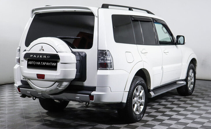 Mitsubishi Pajero - Фото 2